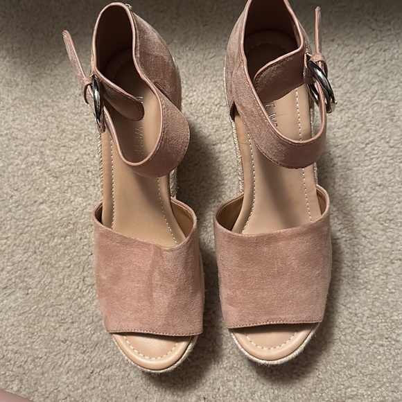 NWOT Nine West espadrilles. They are new and a beautiful color! - Picture 2 of 4